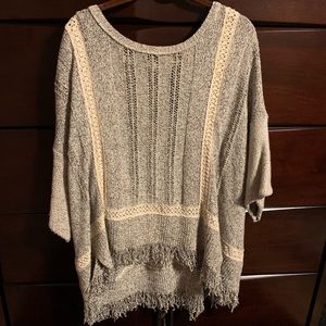New Romantics Sweater Gray/Beige Mint Condition